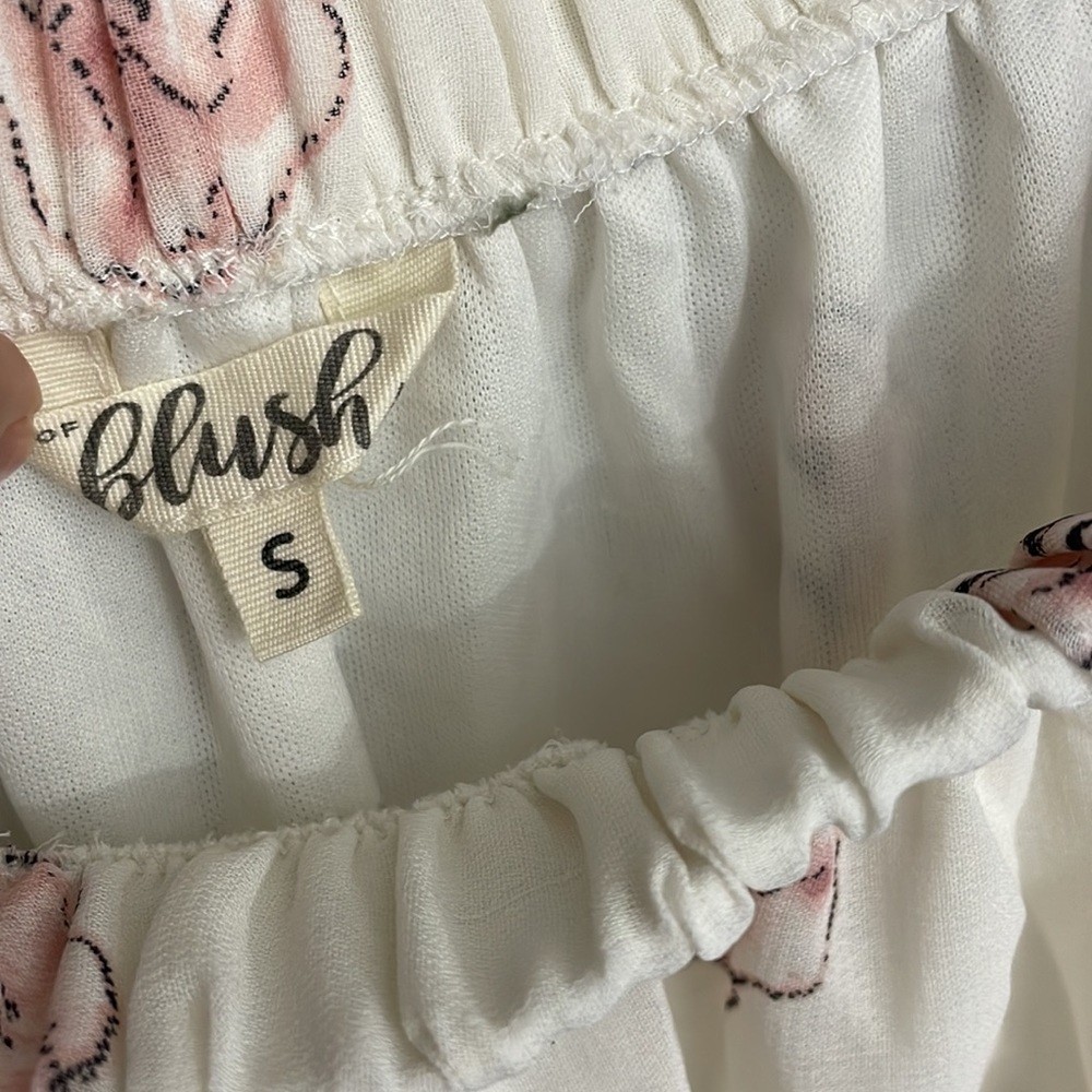 Nine of Blush Floral Romper Size S - Picture 4 of 7